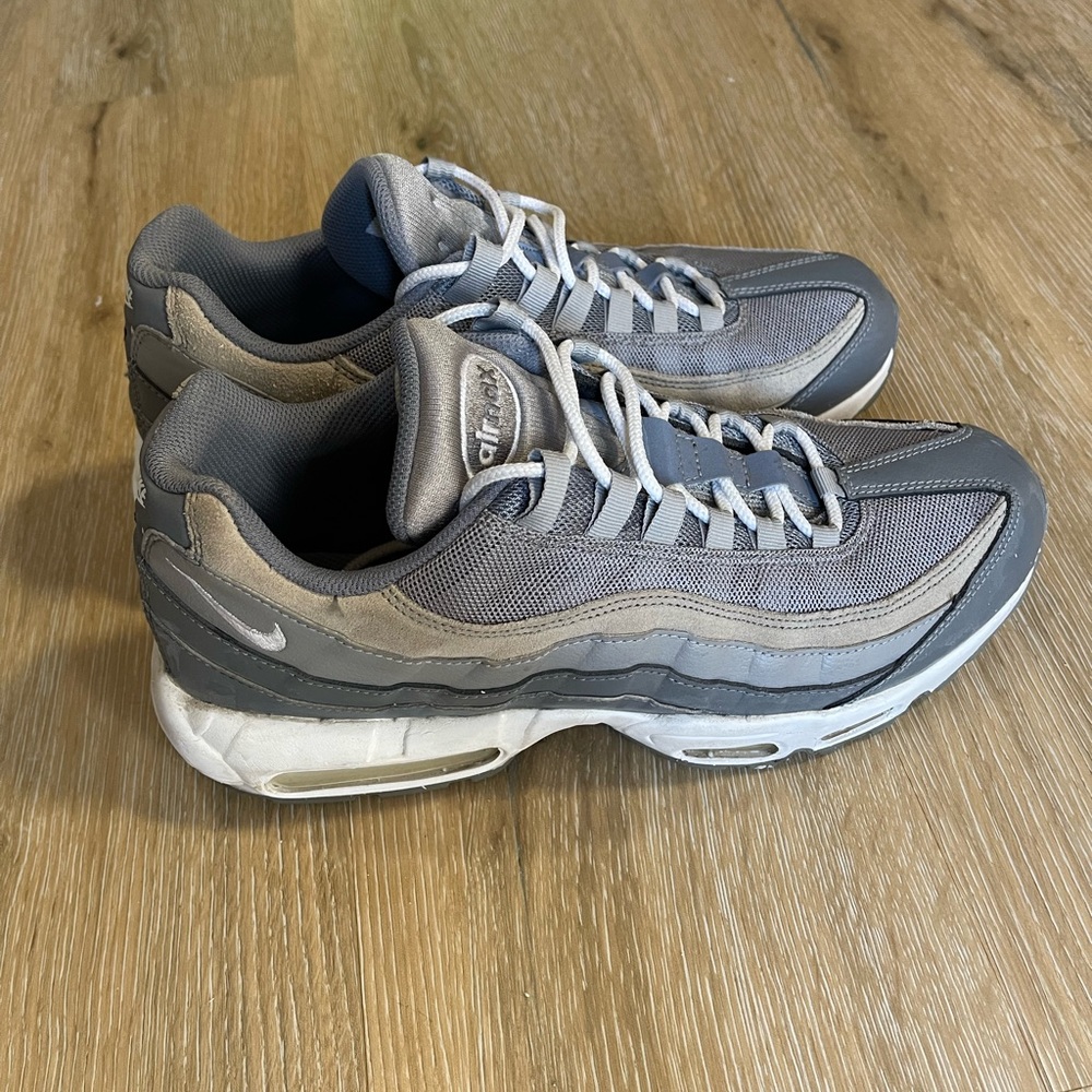 Nike Gray Air Max 95 Sneakers with Wave Design